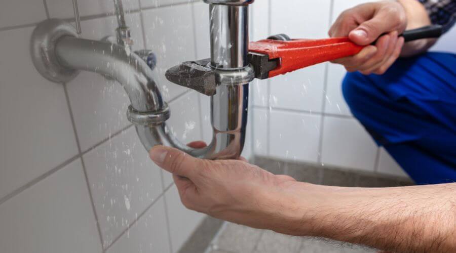 Expert burst pipe repair services in Scroggins, TX